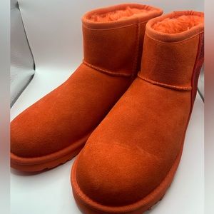 Ugg new orange women sizes 7,8 lamb fur and sueded